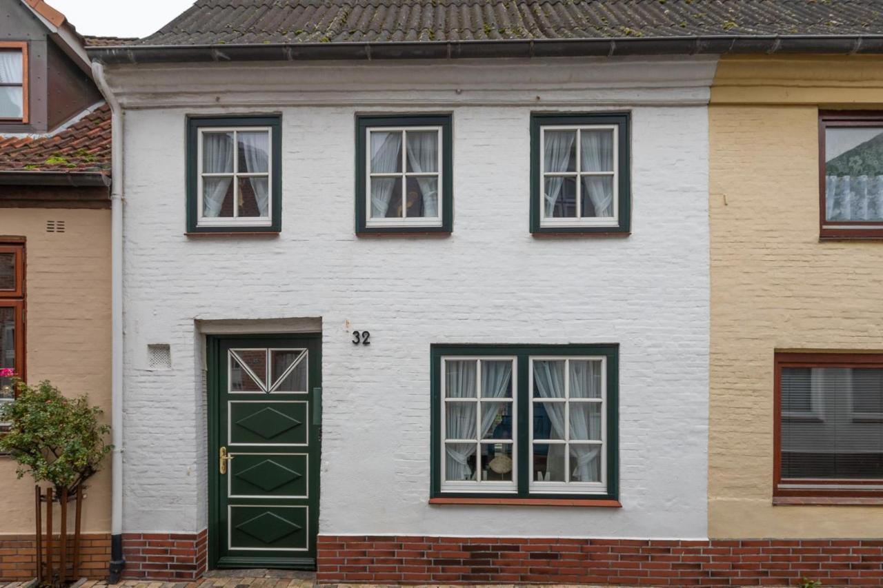 Dat witte Huus Husum  Exterior foto